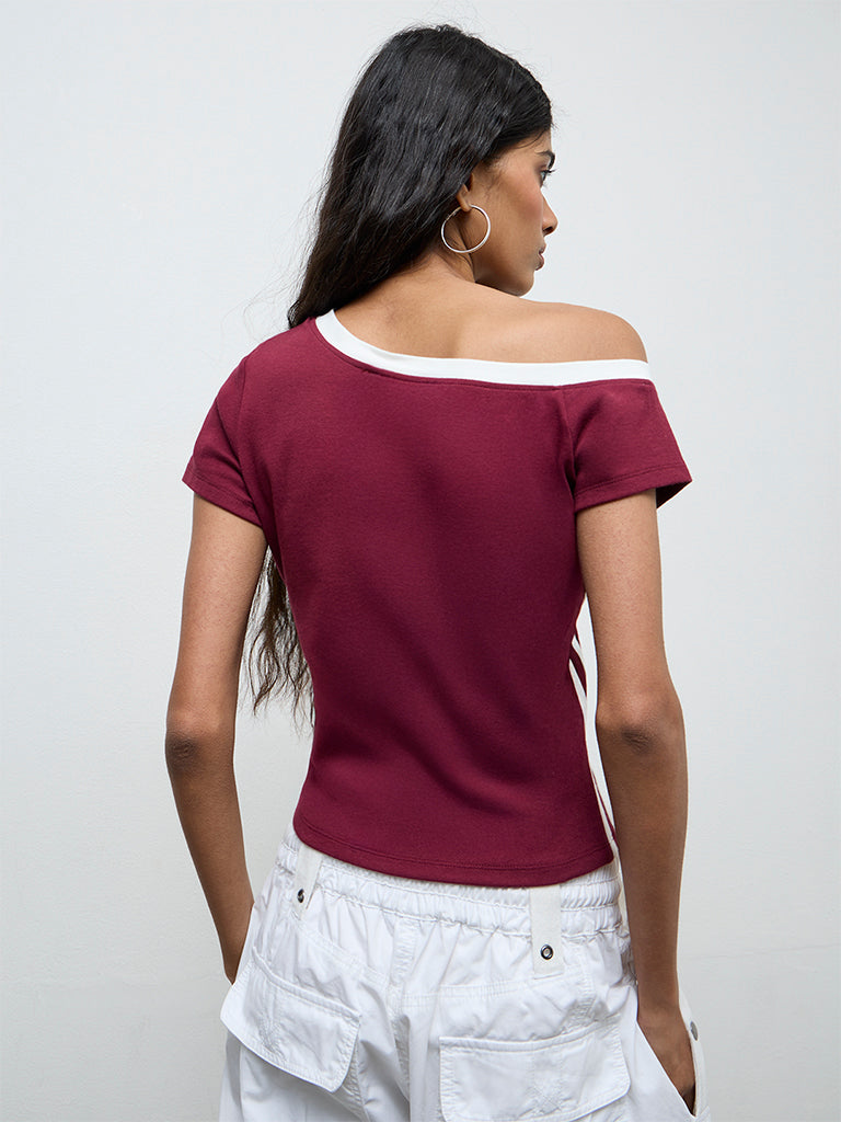 Nuon Burgundy Text Printed Cotton-Blend T-Shirt