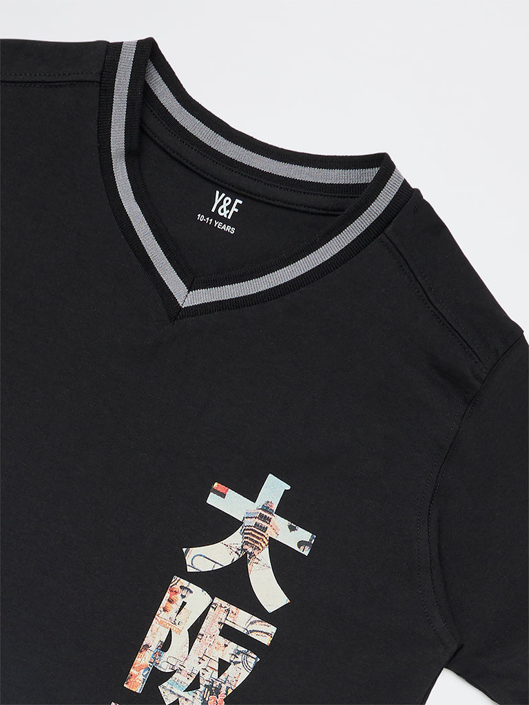 Boys Black Japanese Text-Printed Cotton T-Shirt