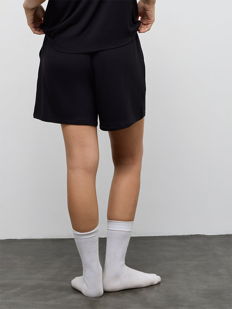 Wunderlove Black Solid High-Rise Shorts