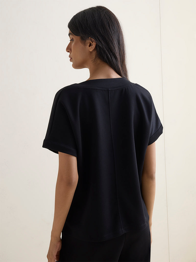 Wunderlove Black Solid V-Neck Top