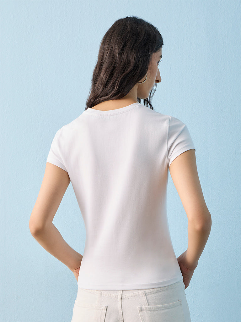 Nuon White Graphic Printed Cotton T-Shirt
