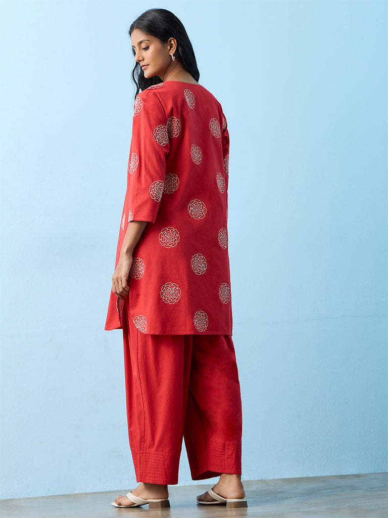 Utsa Red Floral Printed Cotton-Blend Straight Kurta