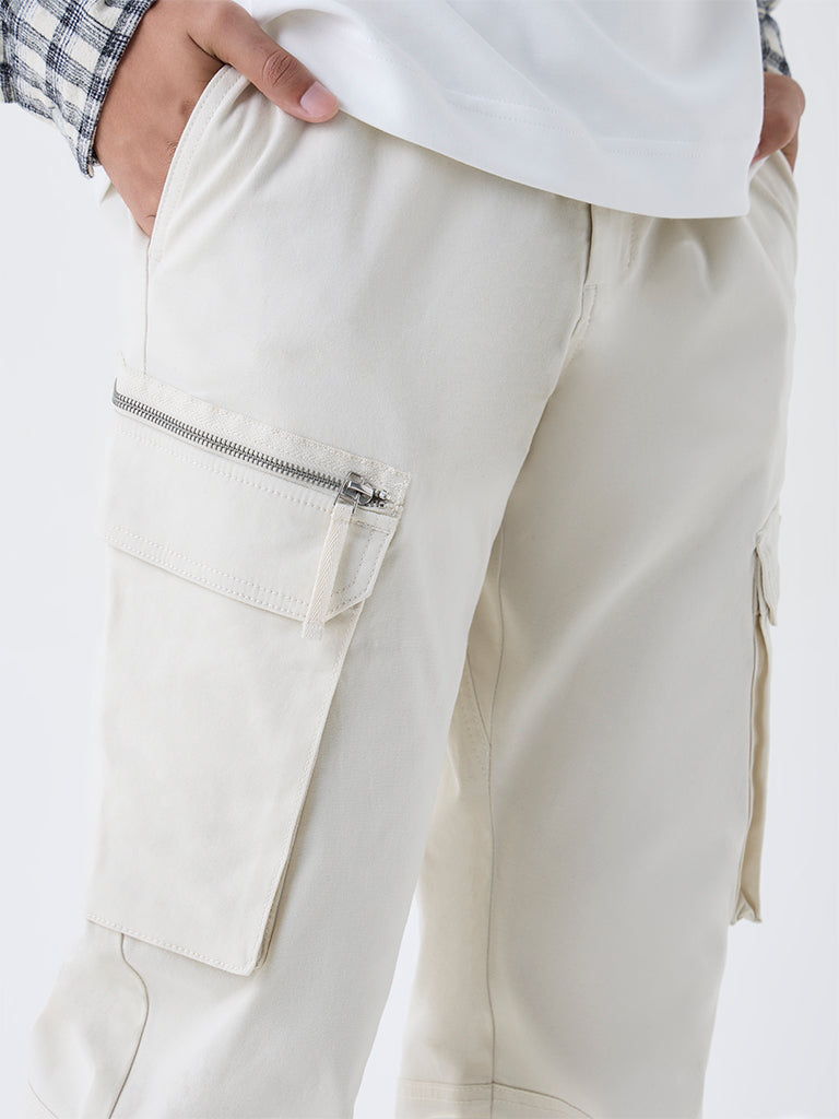 Nuon Off-White Relaxed-Fit Mid-Rise Cotton-Blend Cargo Pants
