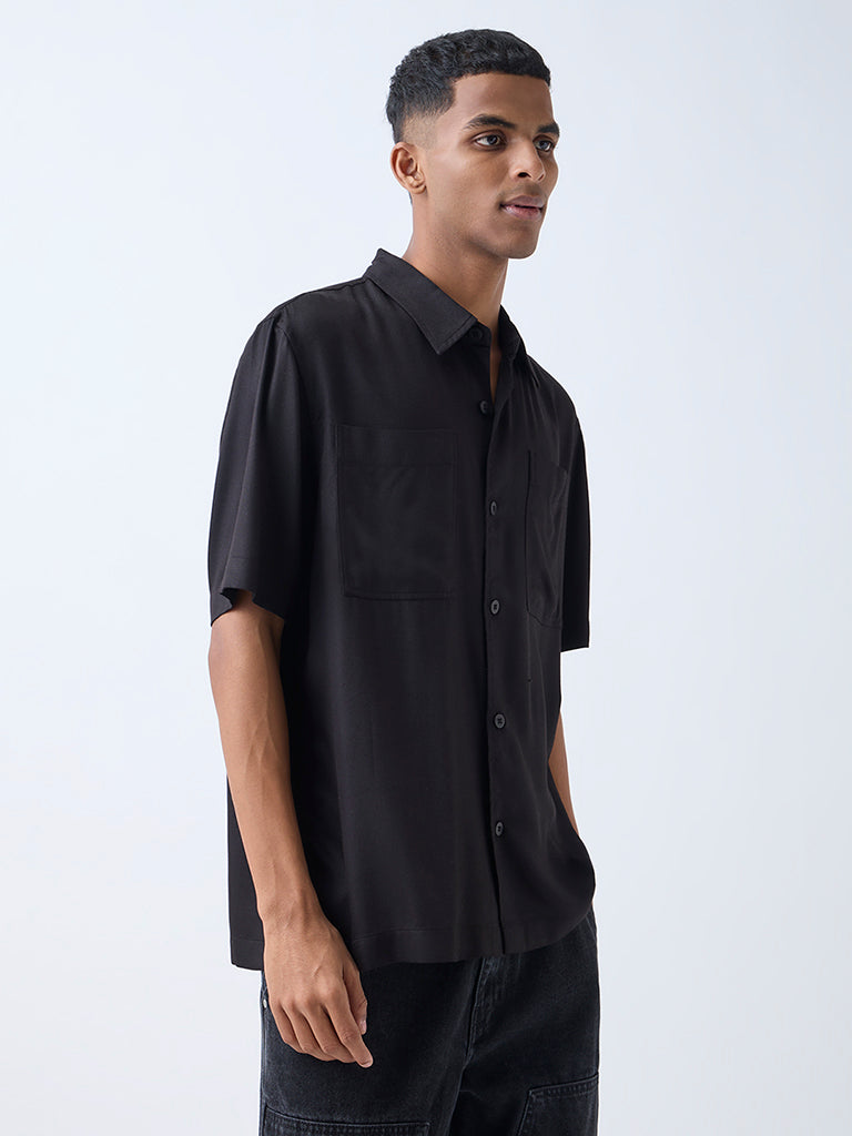 Nuon Black Solid Relaxed-Fit Shirt
