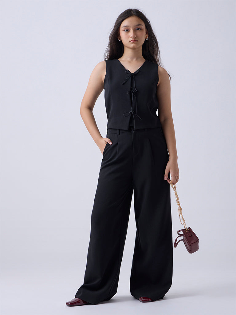 Girls Black Solid Waistcoat