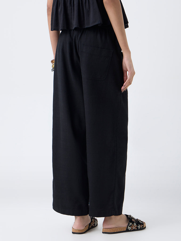 Bombay Paisley Black Solid Cotton-Blend Pants