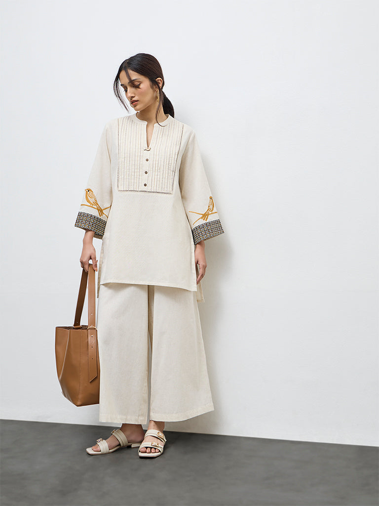 Utsa Off-White Pintuck Detailed Cotton-Blend Tunic