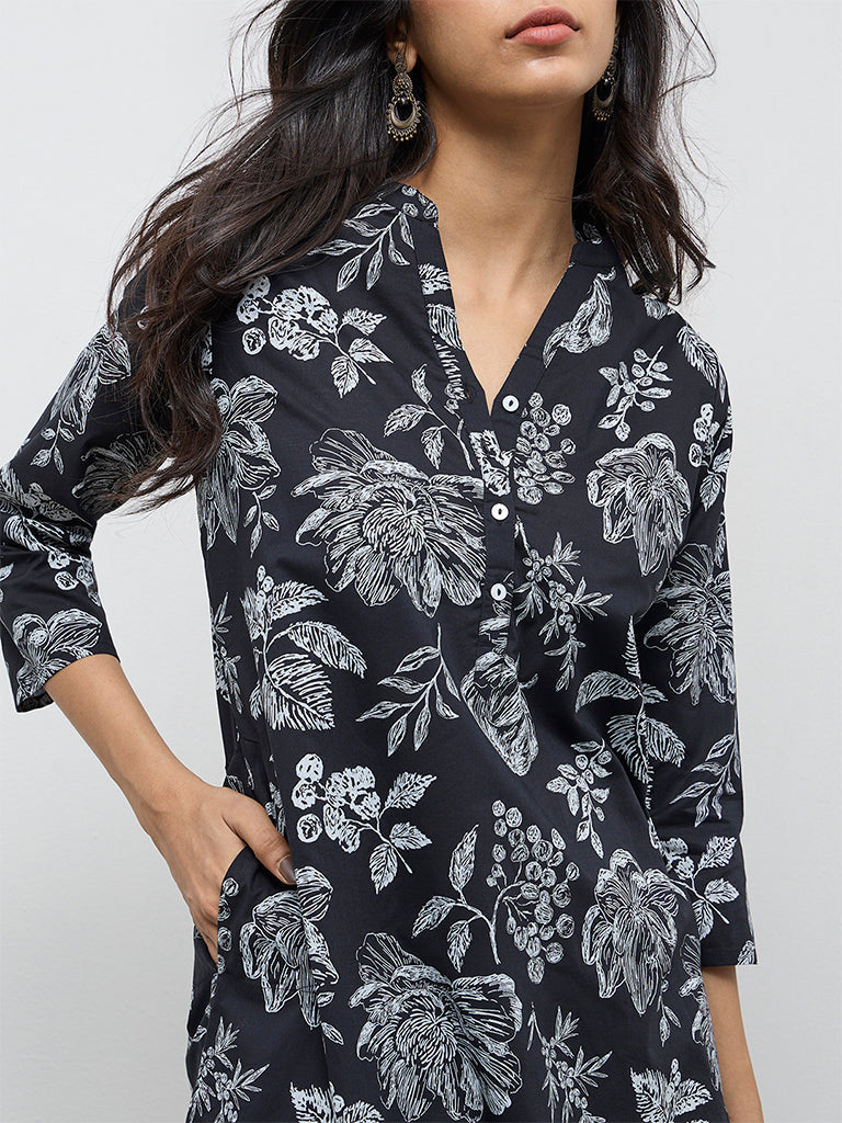 Utsa Black Floral Printed Cotton Straight Kurta