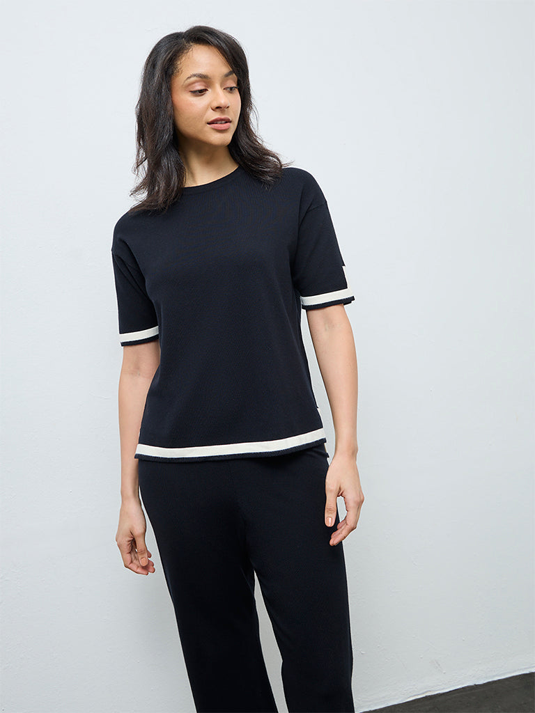 Wunderlove Black Contrast-Detail Top