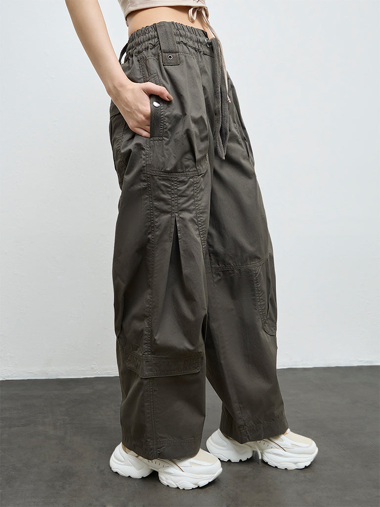 Nuon Olive Solid High-Rise Cotton Cargo Pants