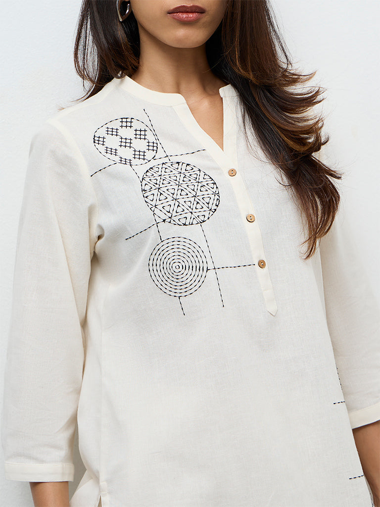 Utsa Off-White Embroidered Cotton-Blend Tunic