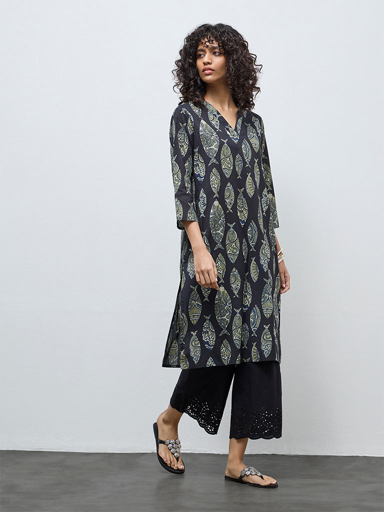 Utsa Black Fish Printed Cotton Straight Kurta