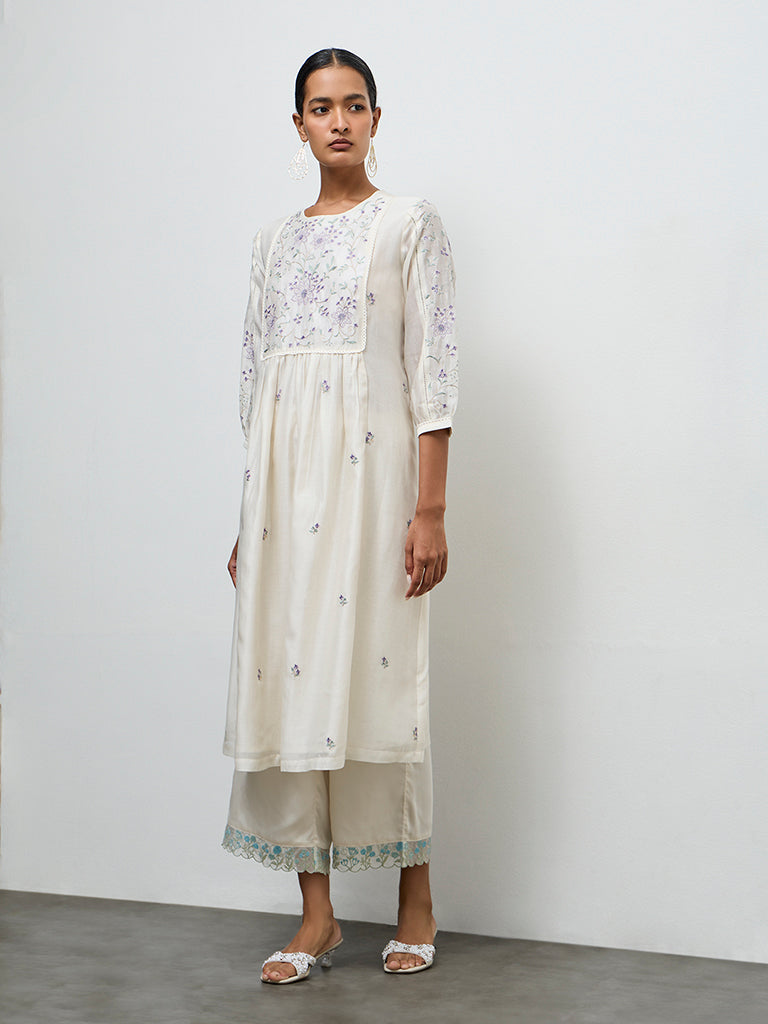 Zuba Off-White Floral Embroidered Cotton-Blend A-Line Kurta