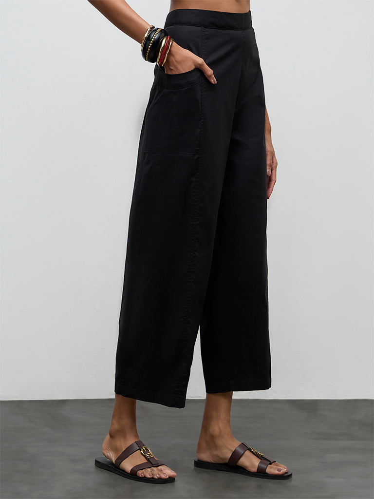 Utsa Black Solid Pants