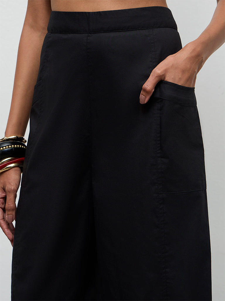 Utsa Black Solid Pants