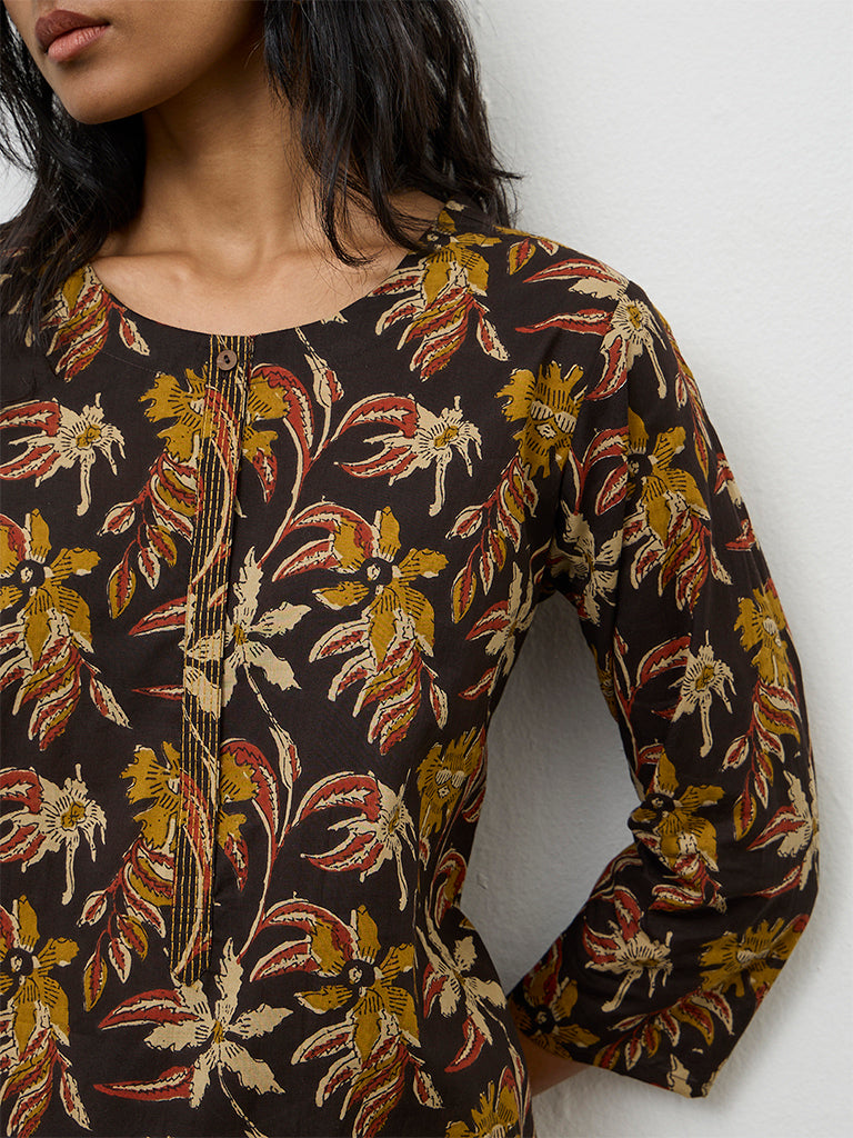Utsa Black Floral Printed Cotton Straight Kurta