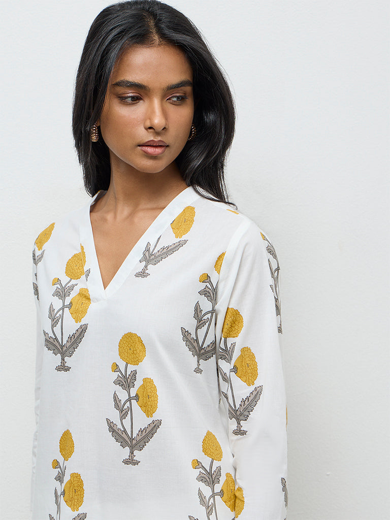 Utsa White Floral Pattern Cotton Straight Kurta