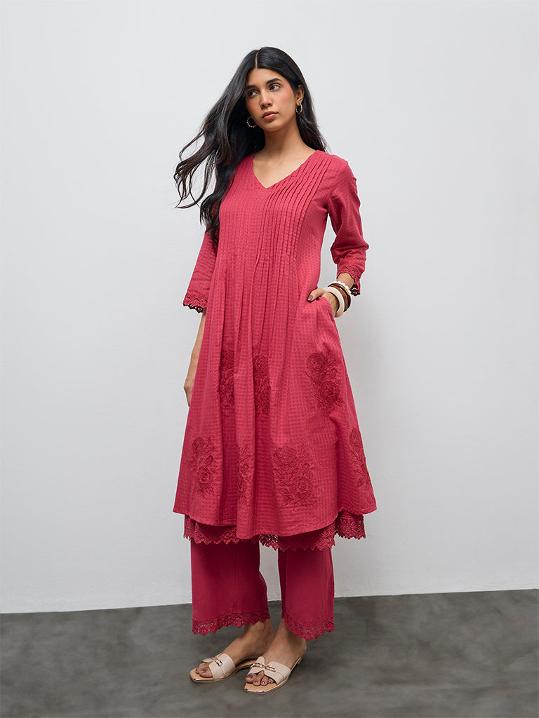 Utsa Fuchsia Lace Detailed Cotton-Blend Pants