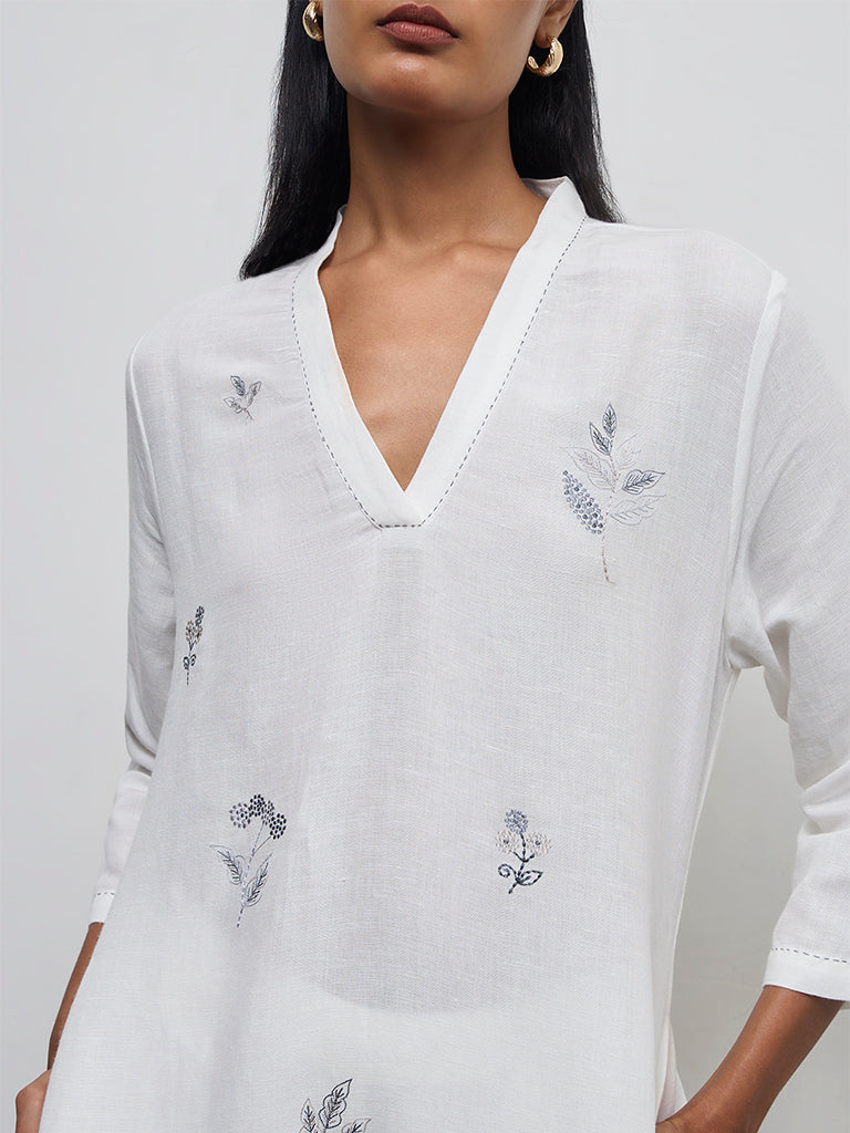 Zuba White Floral Embroidered A-Line Kurta