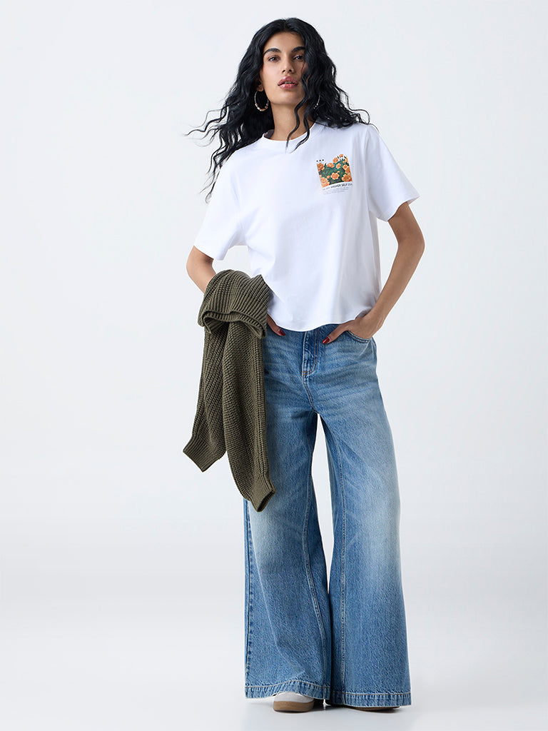 Nuon White Graphic Printed Cotton T-Shirt