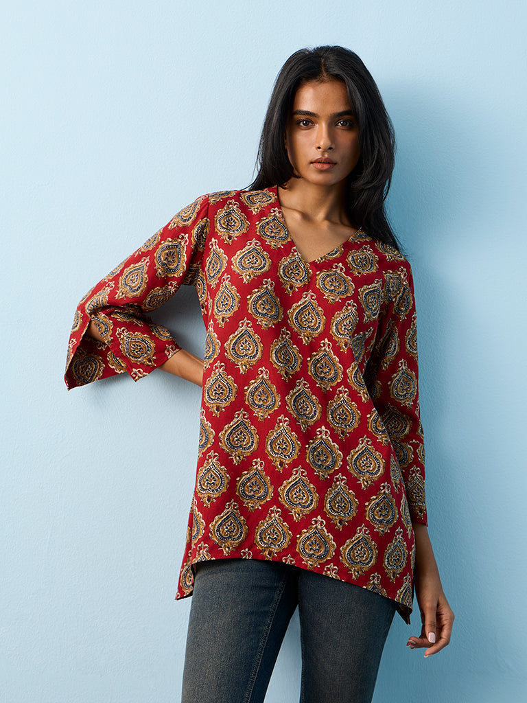Utsa Red Printed Kurti