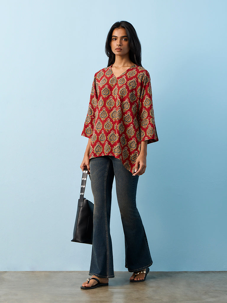 Utsa Red Printed Kurti