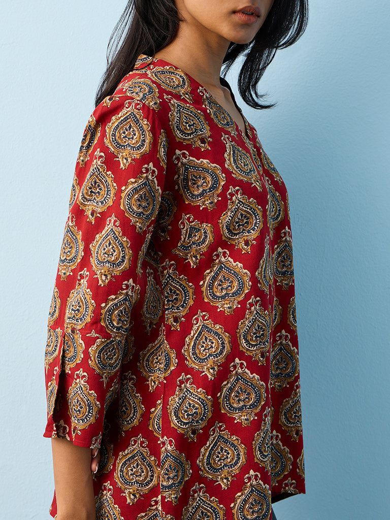 Utsa Red Printed Kurti