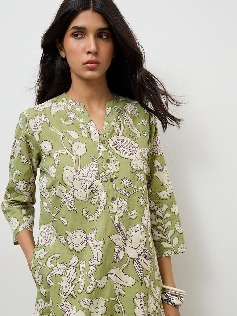 Utsa Green Floral Pattern Cotton Straight Kurta