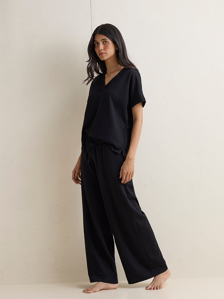 Wunderlove Black Solid High-Rise Pants