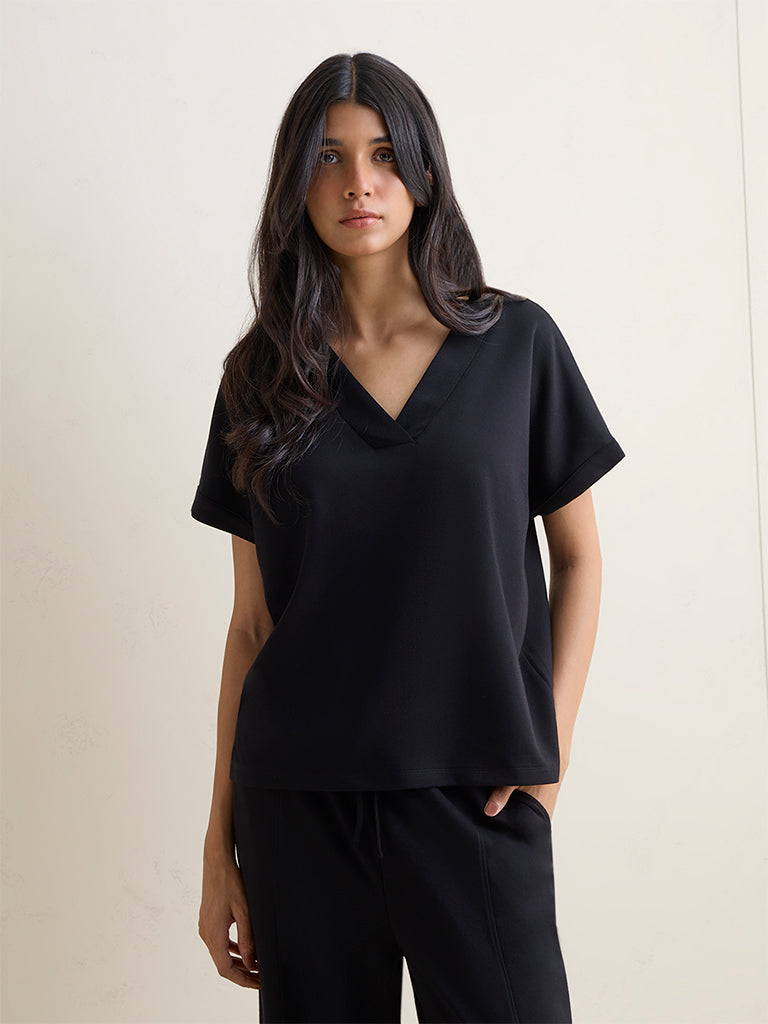 Wunderlove Black Solid V-Neck Top