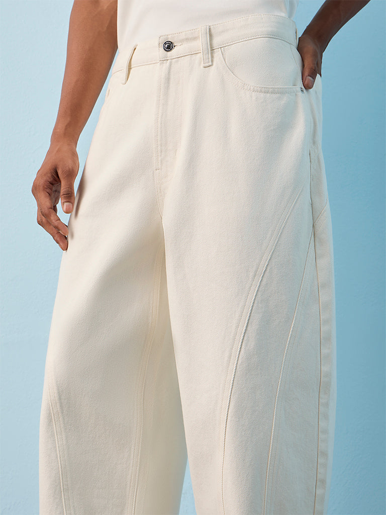 Nuon Off-White Barrel-Fit Mid-Rise Jeans