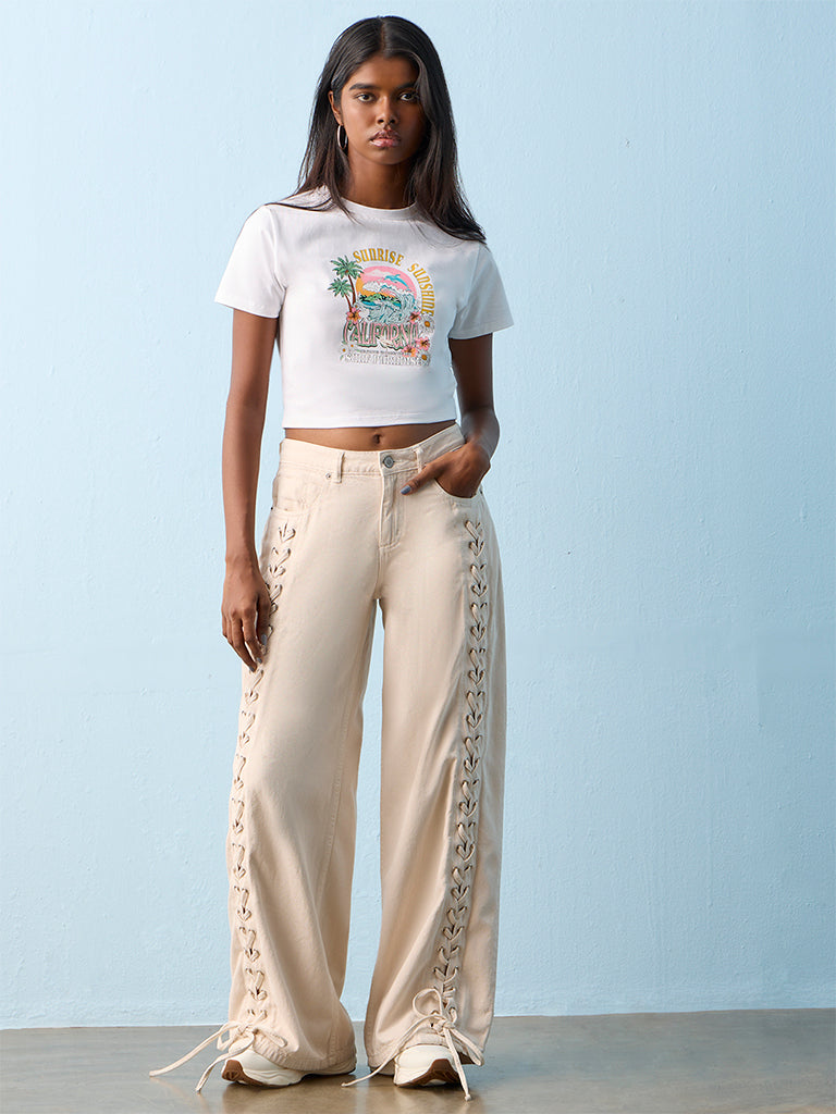 Nuon Off-White Criss-Cross Design High-Rise Jeans