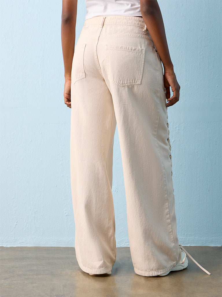 Nuon Off-White Criss-Cross Design High-Rise Jeans