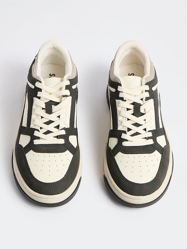SOLEPLAY Black Lace-Up Sneakers