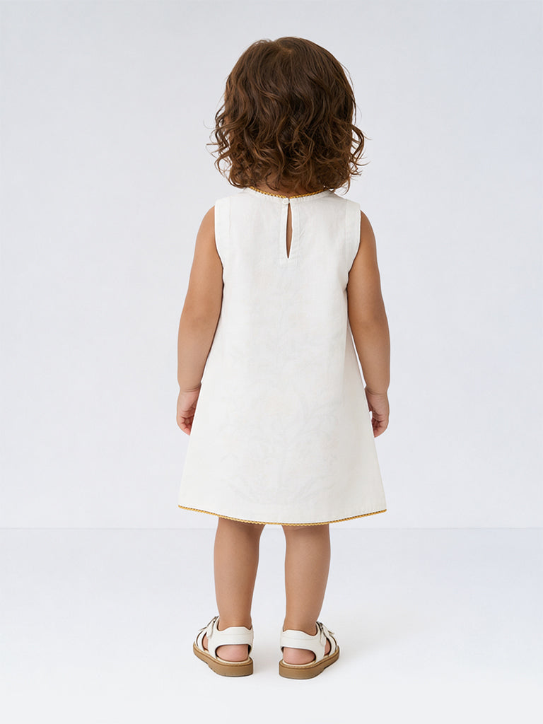 Utsa Kids Girls White Floral Pattern Cotton-Blend Shift Dress - (2-8 yrs)