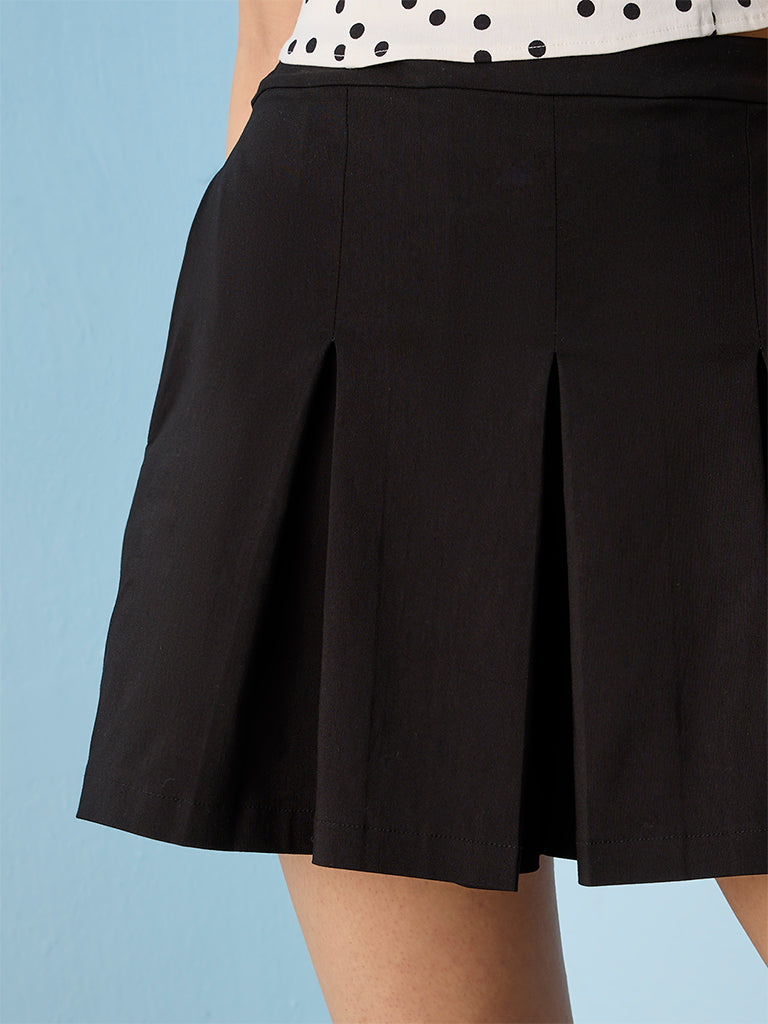 Nuon Black High-Rise Pleated Skorts
