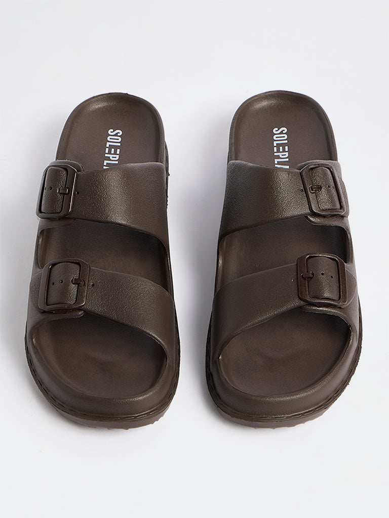SOLEPLAY by Wetside Dark Brown Buckle-Detailed Sandals