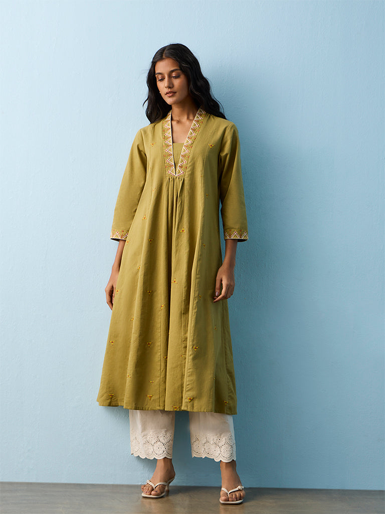 Utsa Green Geometric Embroidered Cotton-Blend A-Line Kurta