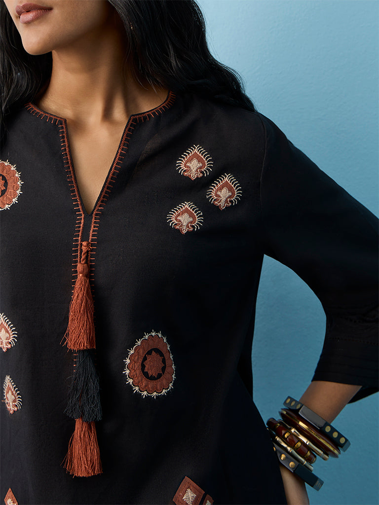 Utsa Black Embroidered Cotton Kurti