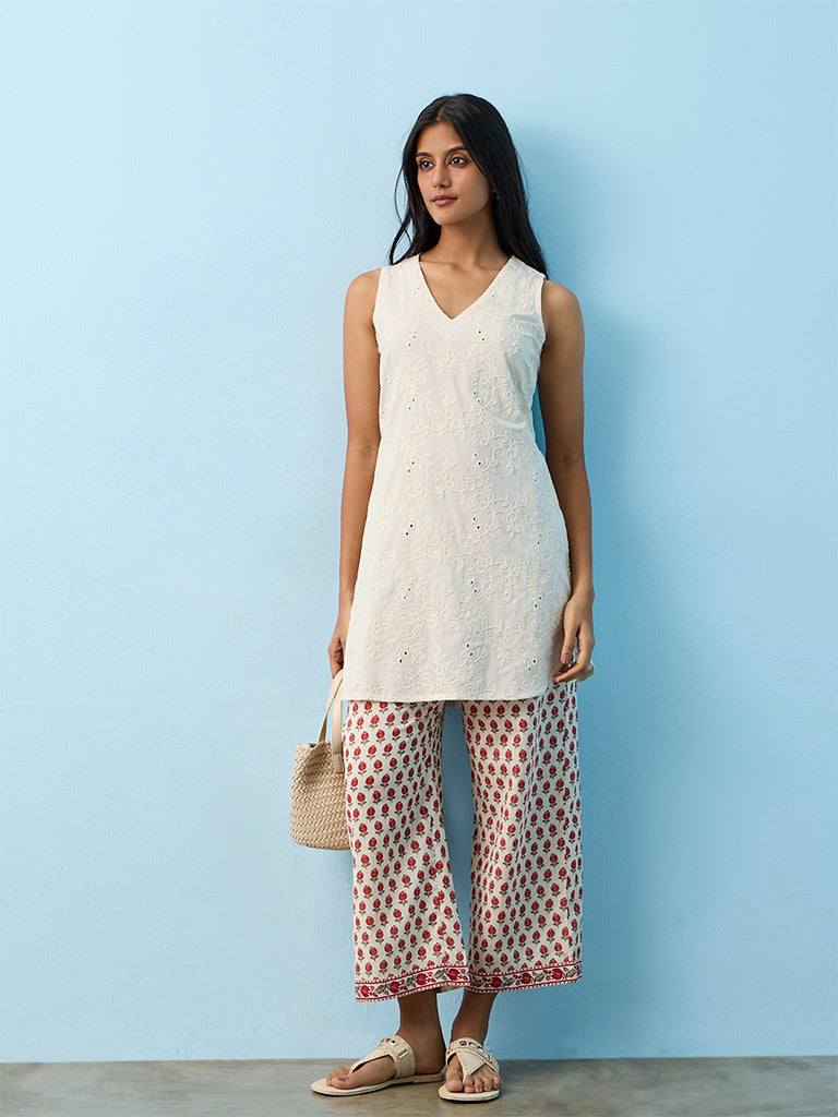 Utsa  Off-White Floral Embroidered Cotton Kurti