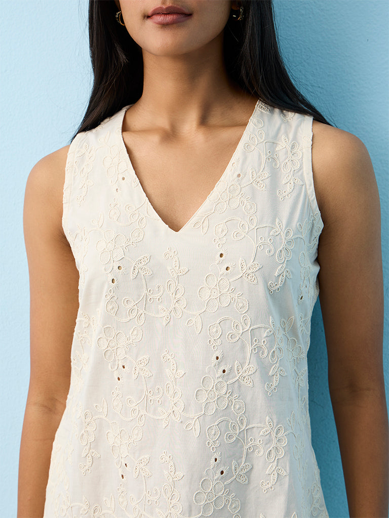 Utsa  Off-White Floral Embroidered Cotton Kurti