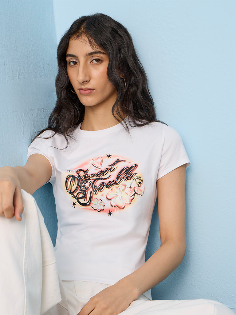Nuon White Graphic Printed Cotton T-Shirt