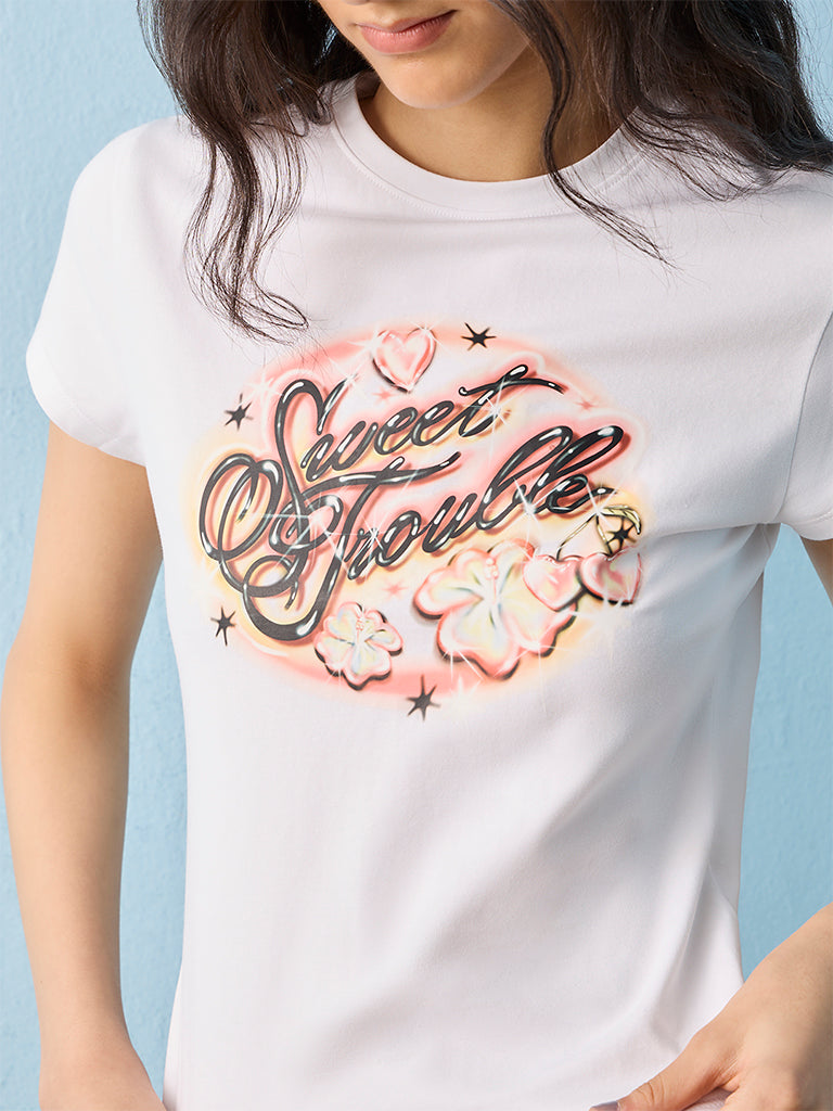 Nuon White Graphic Printed Cotton T-Shirt