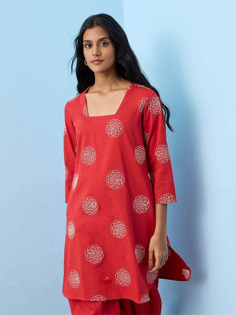 Utsa Red Floral Printed Cotton-Blend Straight Kurta