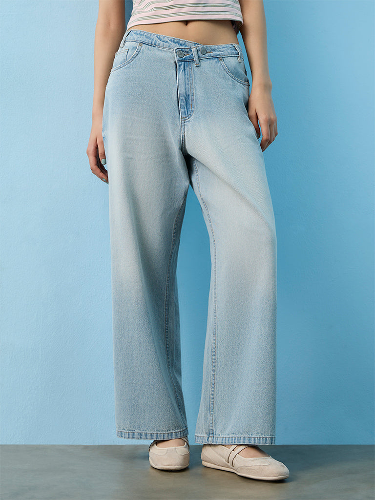 Nuon Light Blue High-Rise Jeans