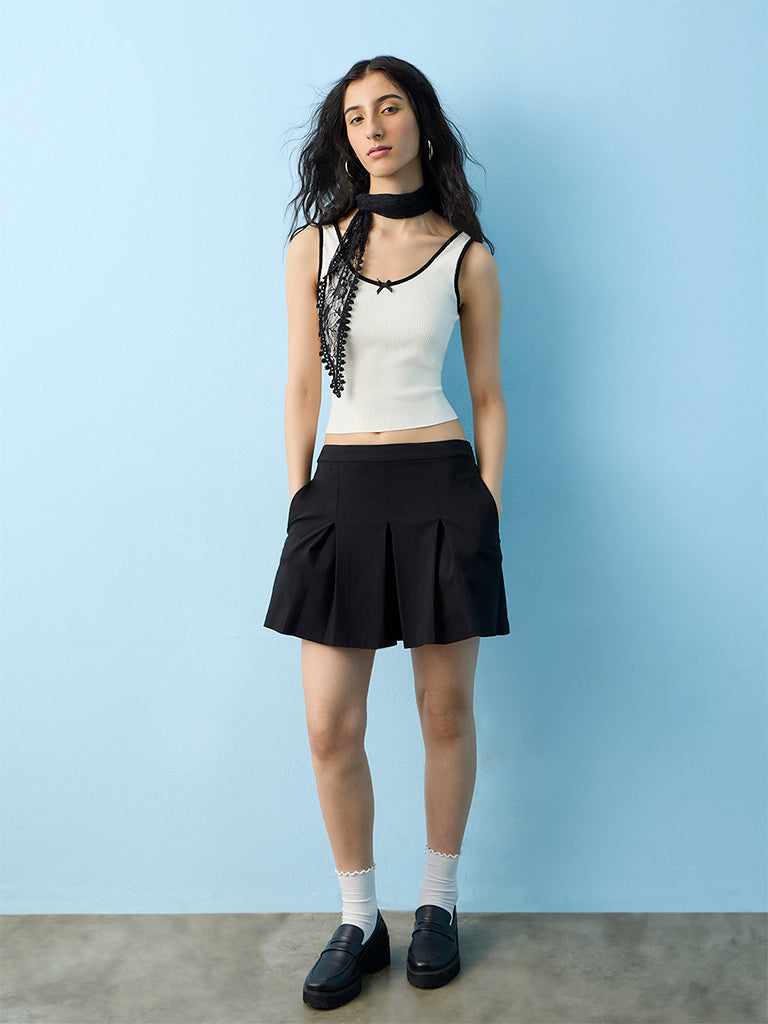 Nuon White Bow-Detailed Top